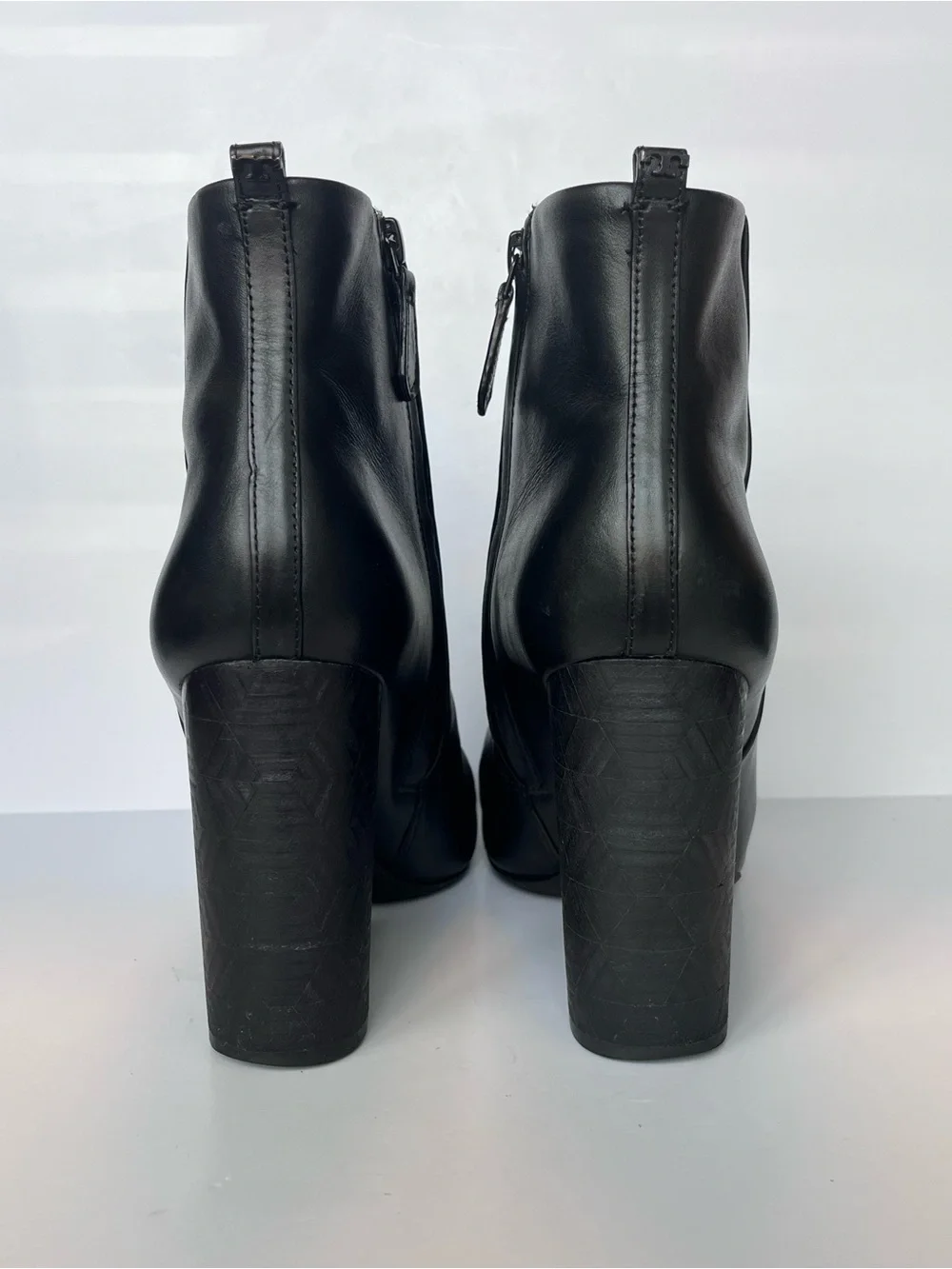 TORY BURCH Black Leather Grove Ankle Booties Cap Toe Block Heel Size 8M